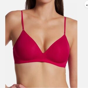On Gossamer RED HOT Next To Nothing Micro Wireless Bra, US 34C NWT